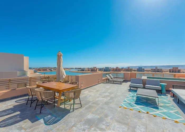 Ancient Hill 3br Gouna Sea View & Priv Roof Pool Apartment *